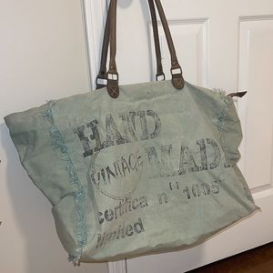 Oversized weekender tote bag